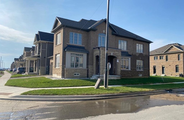 Amazing Fun Place With 6 Beds 3.5 Bath Home Having 14 People Sleeping Capacity