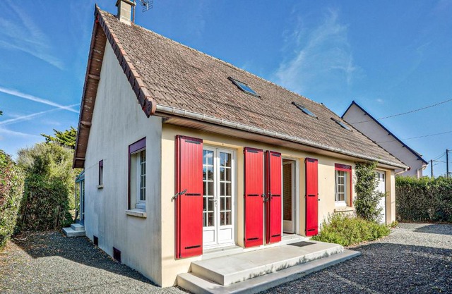 Amazing Home In Anneville Sur Mer