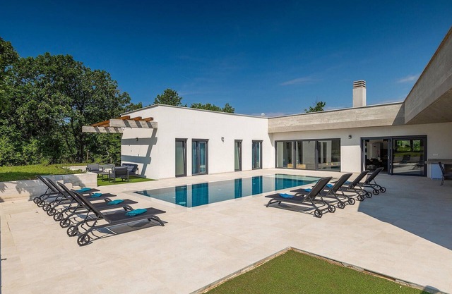Villa Bateli