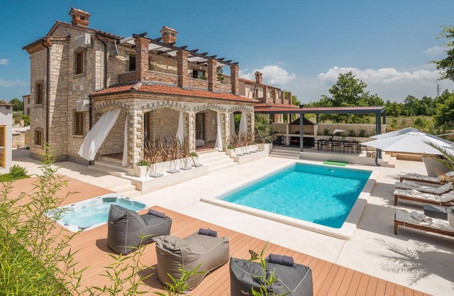 Increíble casa en Cabrunici con jacuzzi
