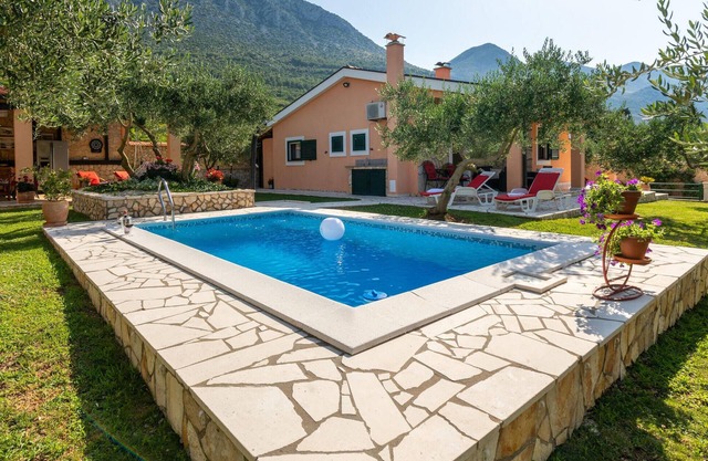 Increíble casa en Desne con cocina.