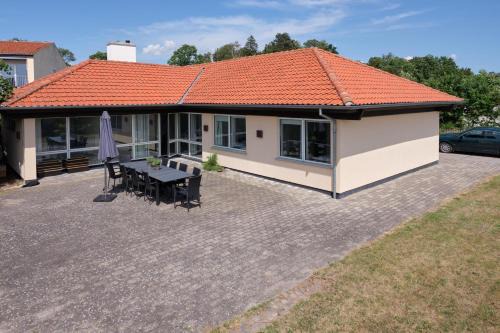 Amazing Home In Ebeltoft With 3 Bedrooms And Internet