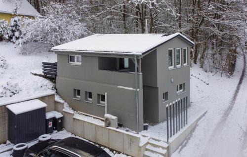 Amazing Home In Hainrodehainleite