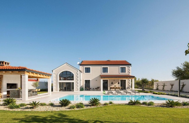 Increíble casa en Gornji Zemunik