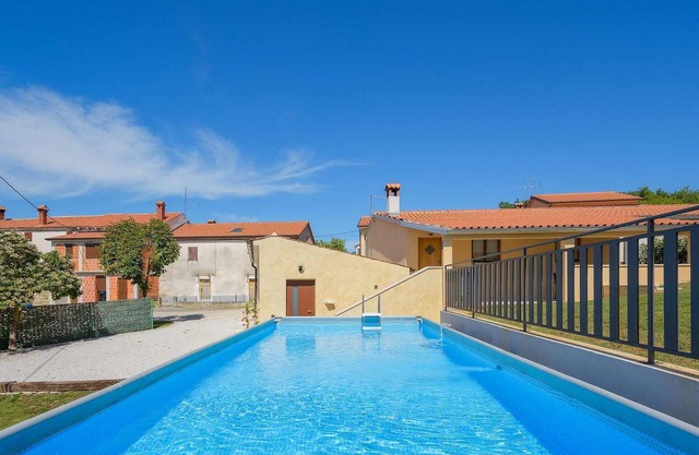 Increíble casa en Karojba