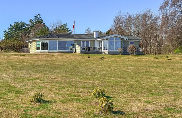 Bonita casa en ørsted con cocina