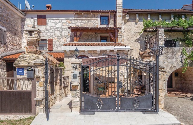 Increíble casa en Porec con cocina.