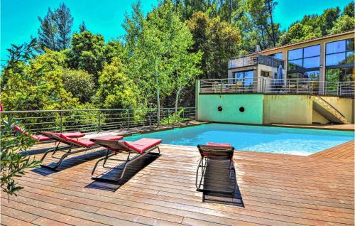 Amazing Home In Sauveterre With Wifi