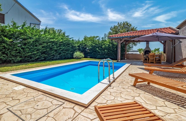 Impresionante casa en Smrika con sauna