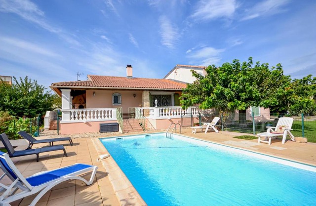 Amazing home in Uchaud with 4 Bedrooms, WiFi and Outdoor swimming pool