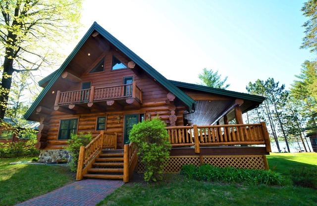 Amazing Home, Water Toys, Incredible Deck, View, Game Room on Great Fishing Lake