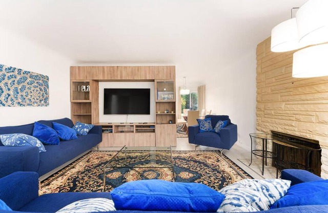 Amazing House In The Heart Of Vancouver DT/YVR/UBC
