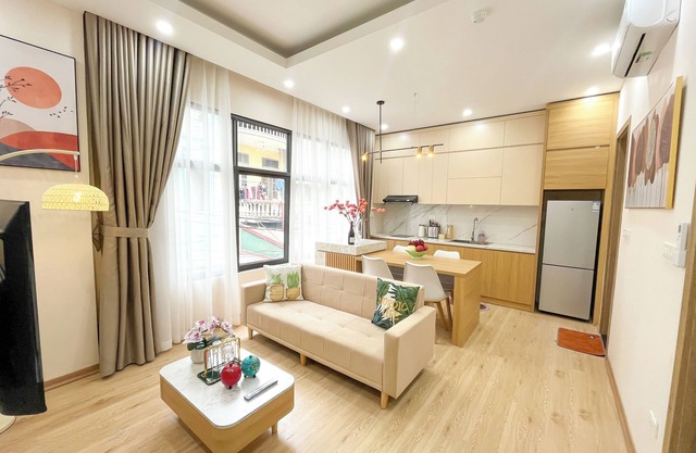 Amazing Housing Lac Long Quan