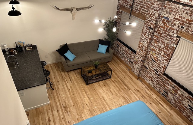 Amazing Industrial Studio Loft Apartment in Downtown Redmond