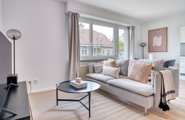 Amazing Iselin 1 Room w/ Storage, 1min to Local Market, by Blueground