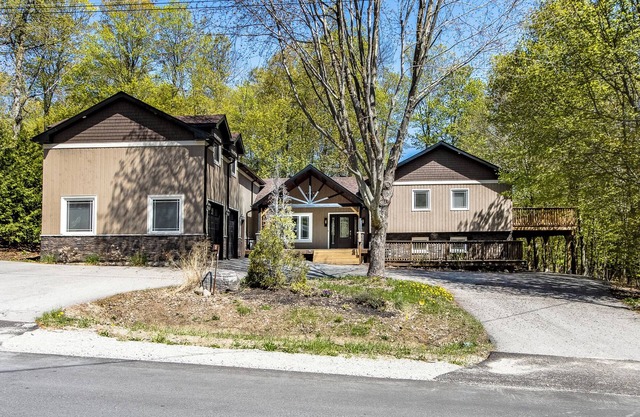 Amazing Lakeview Retreat with Hot Tub, Sauna and Private Loft!