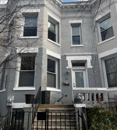 Amazing Large 4 Bedroom 3 Bathroom Home in Downtown DC Walk Everywhere