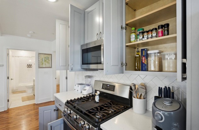 Amazing location, fully furnished with necessity.