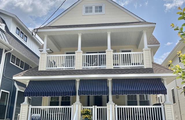 Una ubicación increíble! A una cuadra de la playa! Totalmente renovado! Etiquetas / Sillas / Paraguas