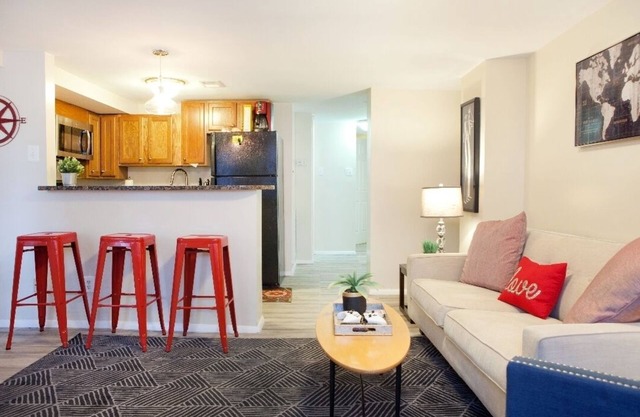 Increíble Logan Circle 2 Bdrm Bsmt Apt / Centro de convenciones.