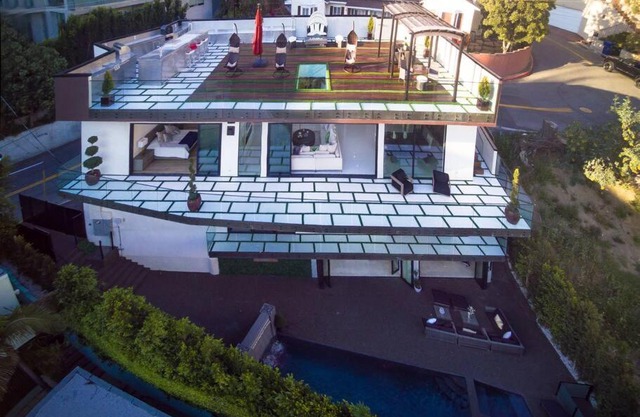 Amazing Mansion On Sunset Plaza