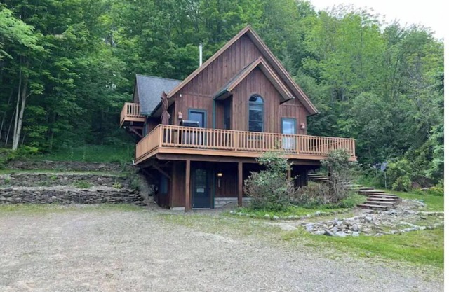Amazing Mountain View Chalet 1 Minute from Slopes