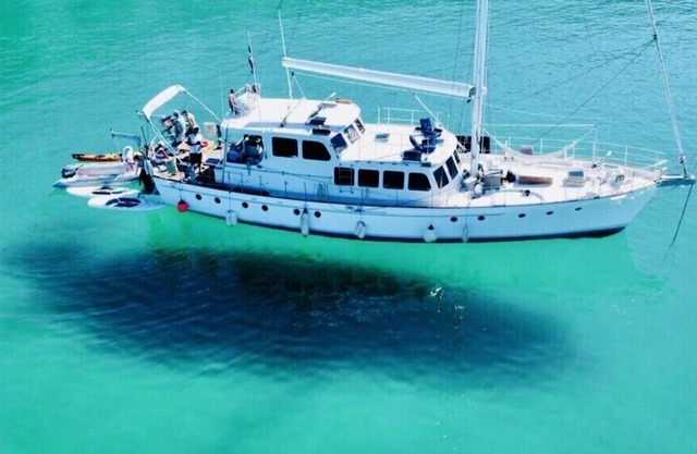 Increíbles recorridos por la isla a bordo de un crucero de vela de 70 pies.