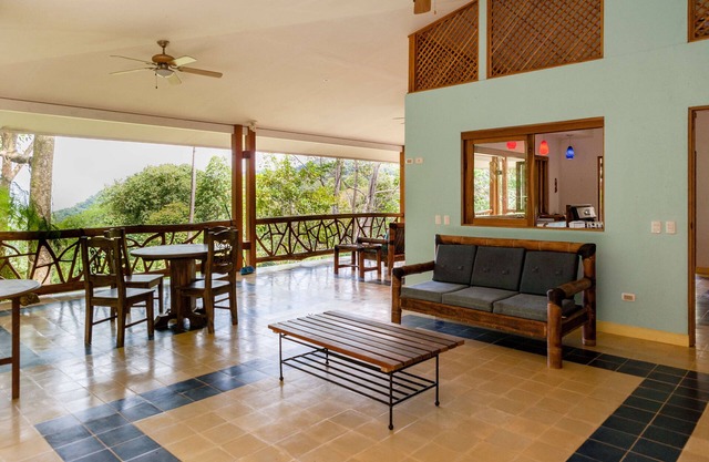 Casa Tucán, Casa Vacacional, Vistas al Mar, Catarata Privada