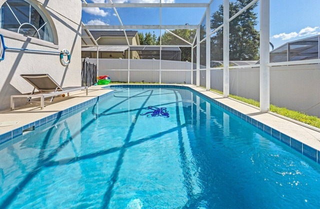 Amazing Pool - Spacious 3BR House near Disney