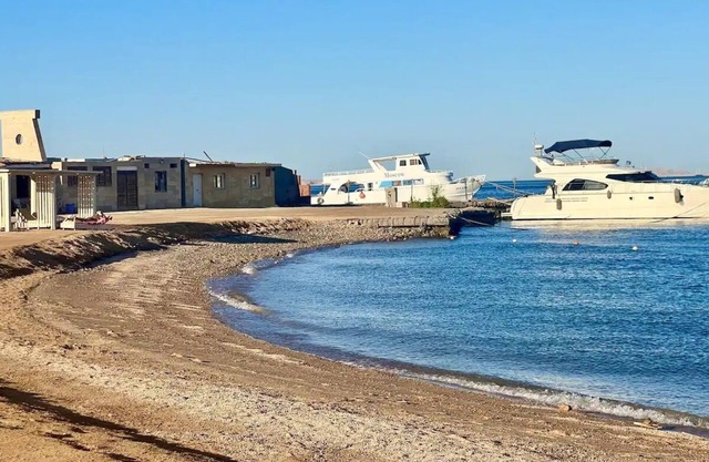 Amazing SeaView, Sunny & beach acces & Free Wi-fi