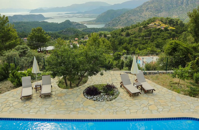 Amazing sea view Villa with Private Salt System Pool - 8 Sleeps-