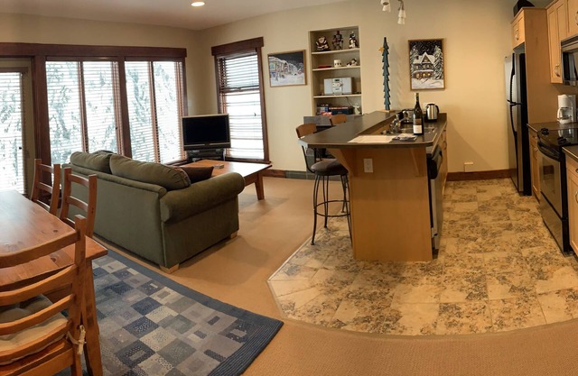 Increíble Ski-In Ski-Out y Mountain View Apartment con bañera de hidromasaje