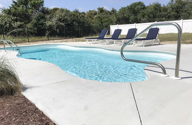¡NUEVO! Increíble casa con vista al mar, piscina, jacuzzi, pasos a la playa, calle tranquila
