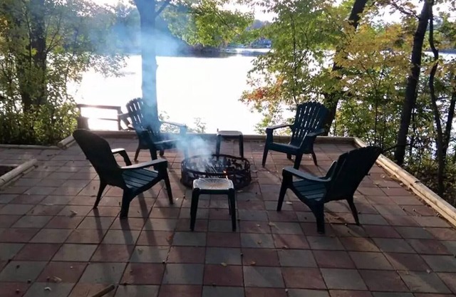 ¡ASOMBROSO! Big Bass Lake Cottage! Nadar, barco, pescado!