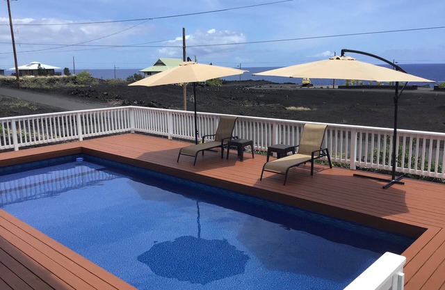 Hermosa casa a tiro de piedra desde el océano ¡Mira las ballenas desde el lanai!