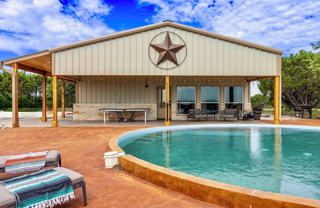 Amazing Views + Private Pool - High Point Ranch!