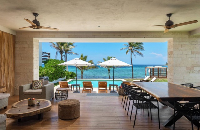 Amazing Beachfront Villa, with heated jacuzzi!