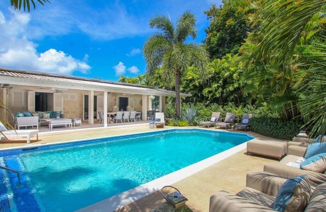 Amazing Villa with Pool 5 mins from Beach - Palm Grove 1 home by Bluescape
