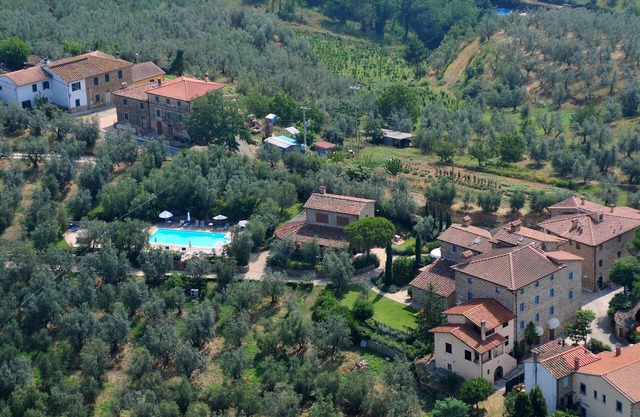 AMAZING VILLA WITH POOL 17 BEDROOMS AND 9 BATHROOMS 20-35 PEOPLE, NEAR FLORENCE