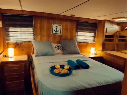 Amazing Vintage Yacht in the best area of Panama!