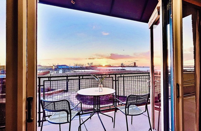 Amazing Waterfront Getaway! Breathtaking Sunsets!