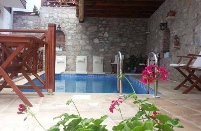 Amazon Petite Palace