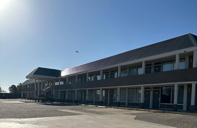 Ambassador Inn
