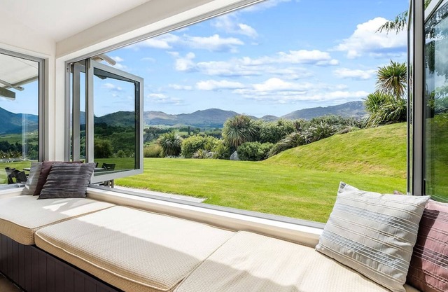 Retiro tranquilo | Vistas a la montaña | Patio trasero expansivo | Alquiler de spa disponible
