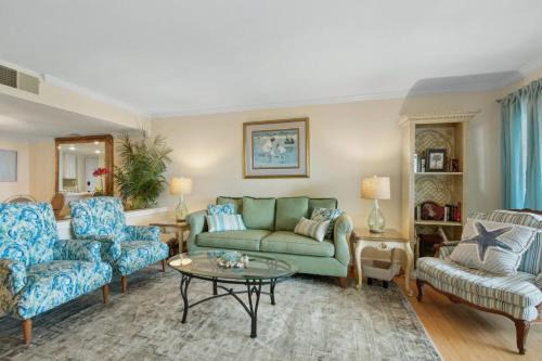Amelia Surf and Racquet Club Condo - Ocean Front - 3rd Floor - Pools - Tennis Courts - Sleeps 4