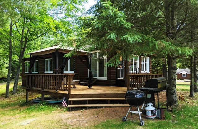 Bigfoot's Sanctuary - Cabaña # 13 - Vacaciones con estilo con las mejores comodidades