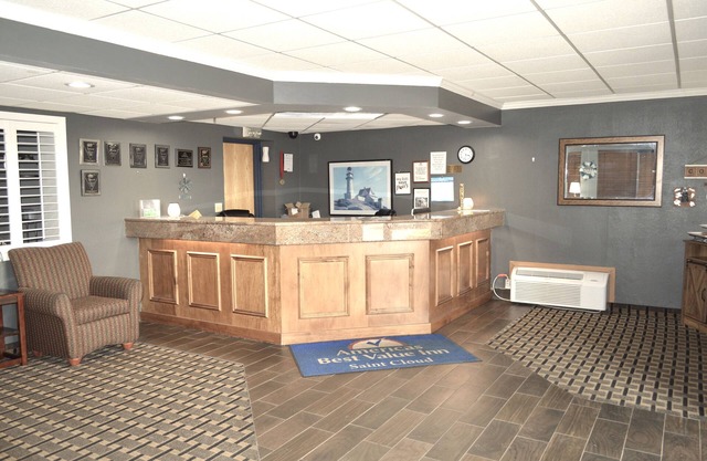 Americas Best Value Inn & Suites St. Cloud