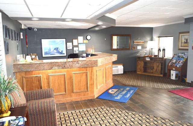 Americas Best Value Inn and Suites St. Cloud