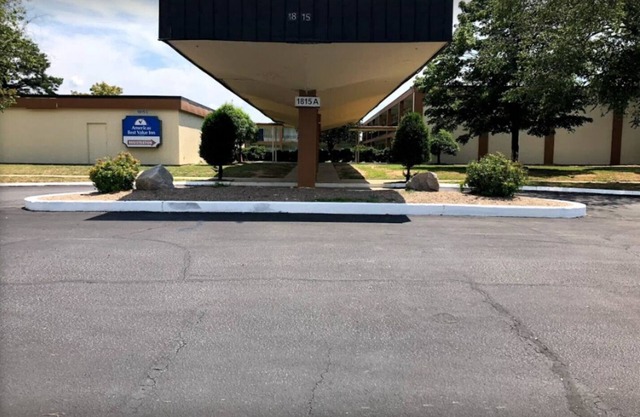 Americas Best Value Inn Wilson - 1 King Bed Smoking (PLANTA BAJA)