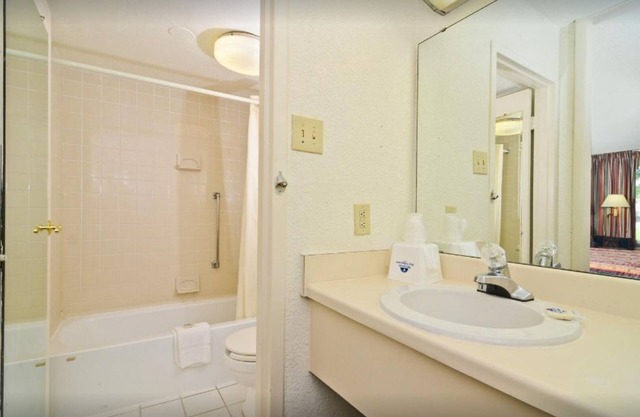 Americas Best Value Inn Wilson - Unidad 3 (UNA CAMA) PLANTA BAJA